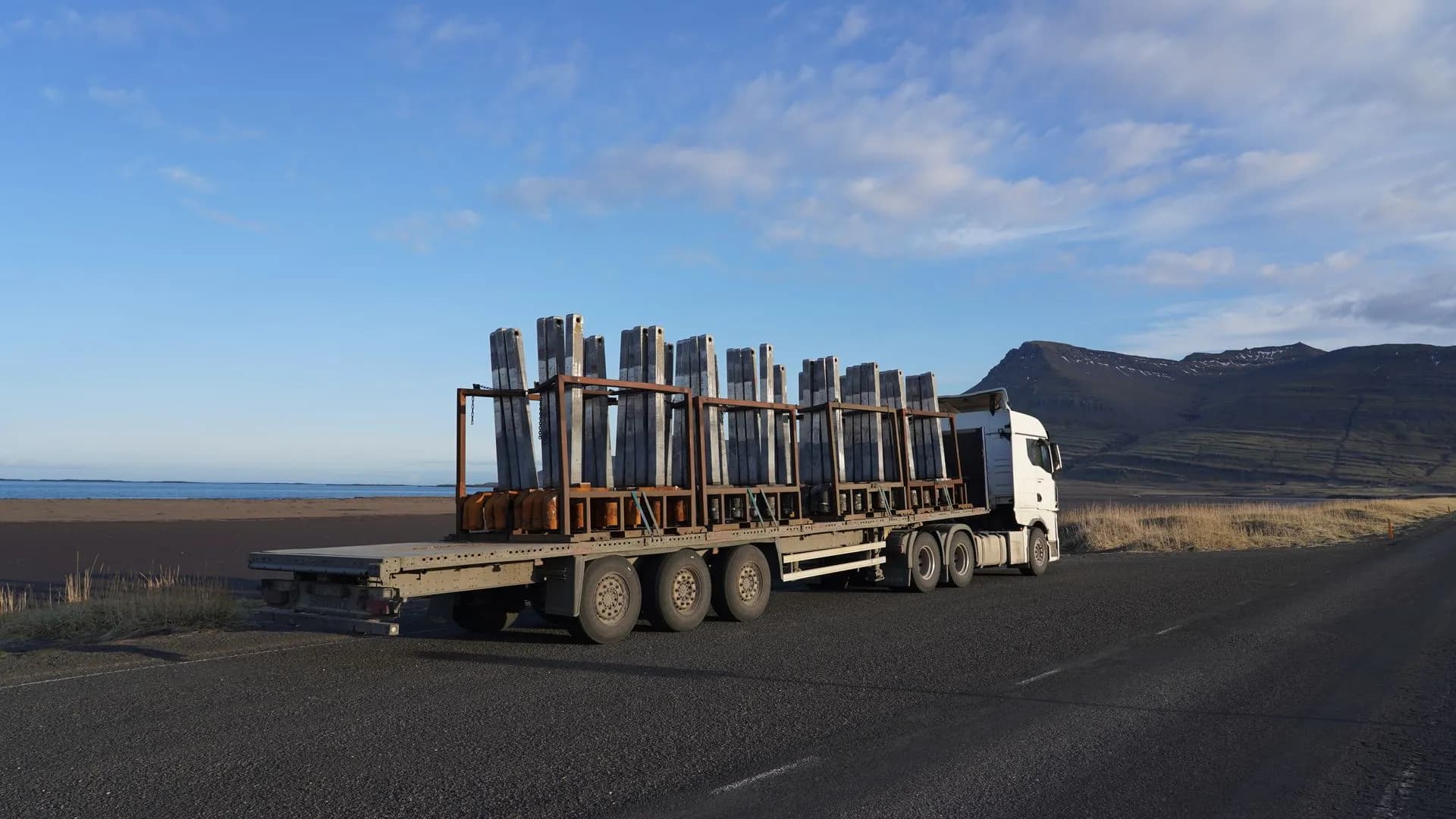 Transport flatbed – platformă deschisă
